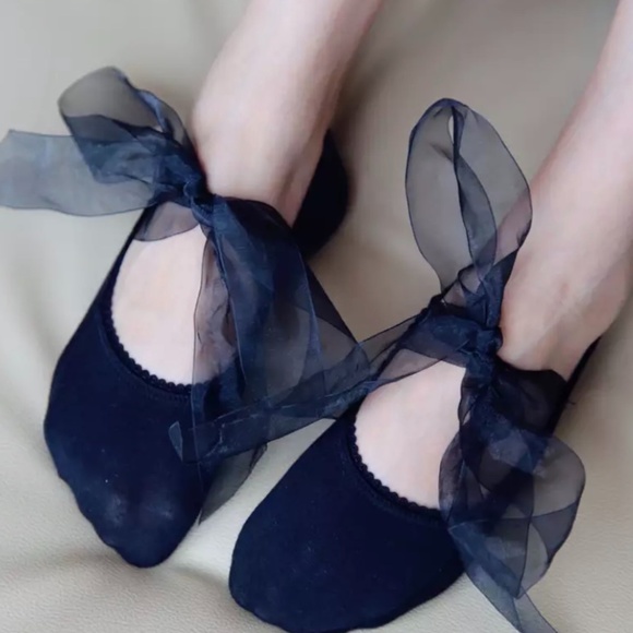 Black Lace Up Ribbon Socks - Picture 3 of 3